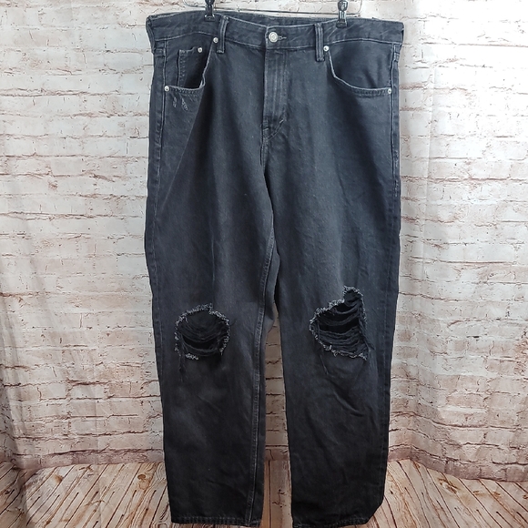 H&M Other - H&M Loose Fit Black Jeans 40 X 32 Like New